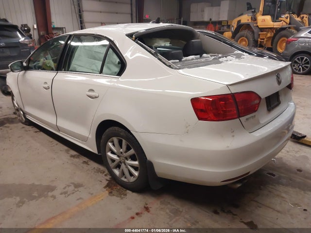 44041774 :رقم المزاد ، 3VWD17AJ3EM230633 vin ، 2014 Volkswagen Jetta 1.8t Se مزاد بيع