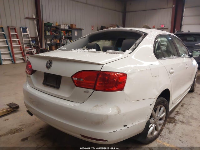 44041774 :رقم المزاد ، 3VWD17AJ3EM230633 vin ، 2014 Volkswagen Jetta 1.8t Se مزاد بيع