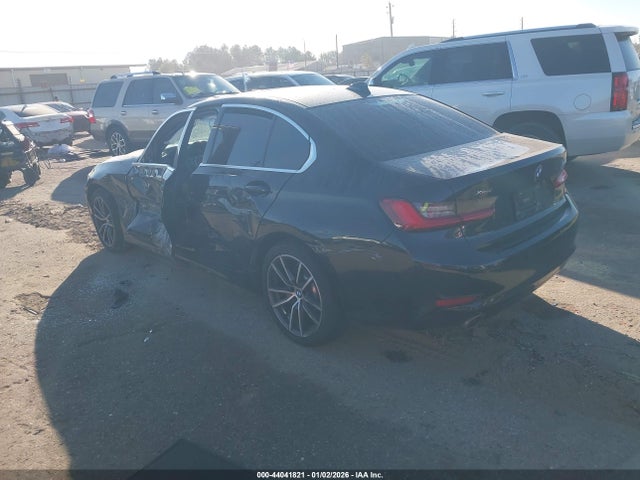 2020 BMW 330I 3MW5R7J03L8B33541 Photo 2