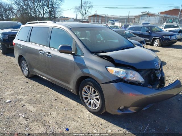 2017 TOYOTA SIENNA 5TDYZ3DC4HS811484