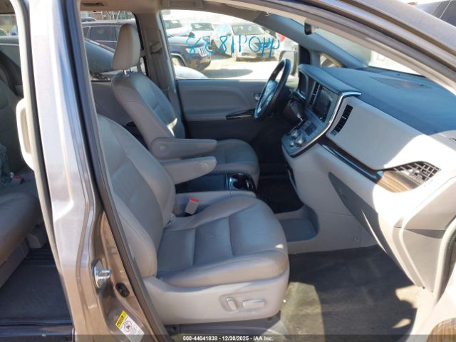 2017 TOYOTA SIENNA 5TDYZ3DC4HS811484 Photo 4