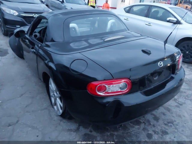 2011 MAZDA MX-5 MIATA JM1NC2PF4B0214267 Photo 2