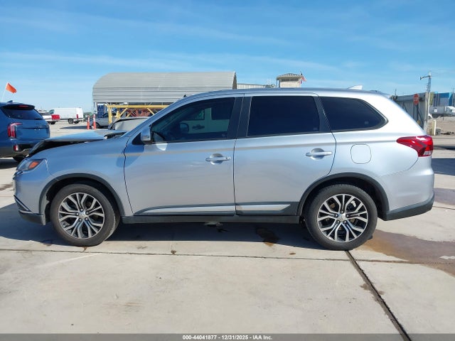 JA4AD3A31HZ064455 Mitsubishi Outlander Se