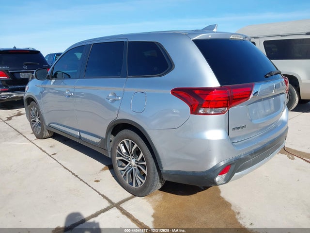 2017 MITSUBISHI OUTLANDER JA4AD3A31HZ064455 Photo 2