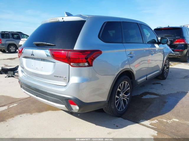 2017 MITSUBISHI OUTLANDER JA4AD3A31HZ064455 Photo 3