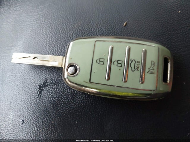 5XYPG4A34KG535324 KIA Sorento 2.4l Lx