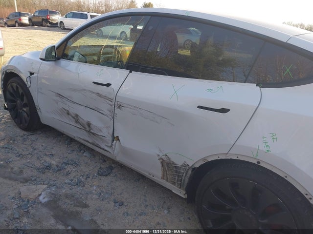 Продаж на аукціоні авто 2022 Tesla Model Y Performance Dual Motor All-wheel Drive, vin: 7SAYGDEF2NF512177, номер лоту: 44041996