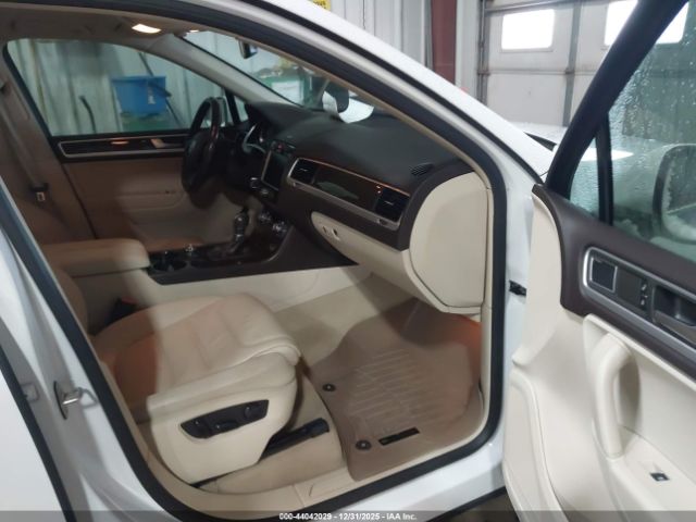 2014 VOLKSWAGEN TOUAREG WVGEF9BP7ED010507 Photo 4