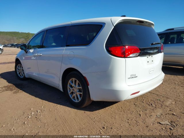 2024 CHRYSLER VOYAGER 2C4RC1CG2RR105445 Photo 2