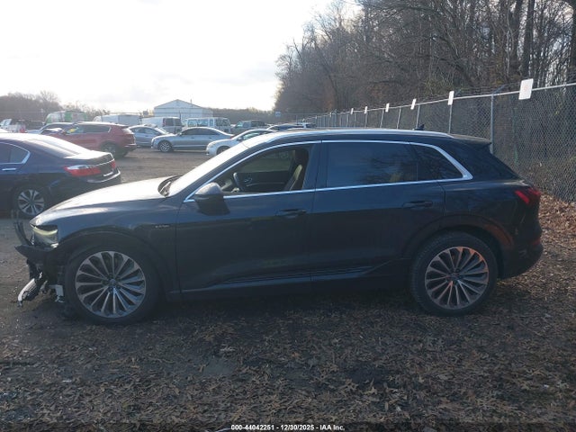WA1VAAGE7KB005367 Audi E-tron Premium Plus
