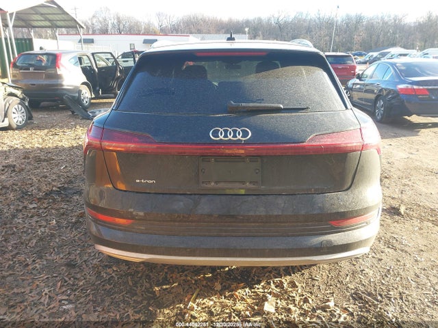 WA1VAAGE7KB005367 Audi E-tron Premium Plus