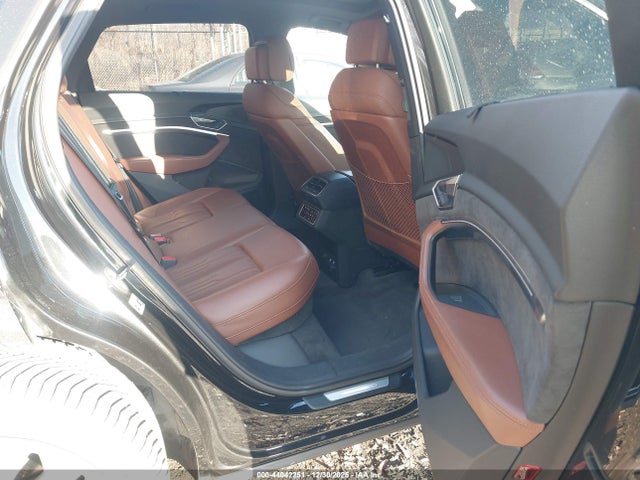 2019 AUDI E-TRON WA1VAAGE7KB005367 Photo 7