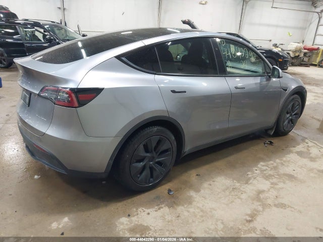 2024 TESLA MODEL Y 7SAYGDEE1RA304057 Photo 3