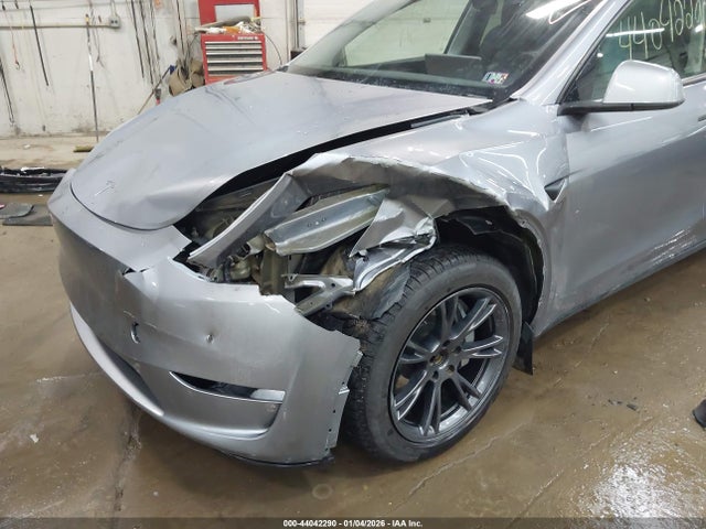 2024 TESLA MODEL Y 7SAYGDEE1RA304057 Photo 5