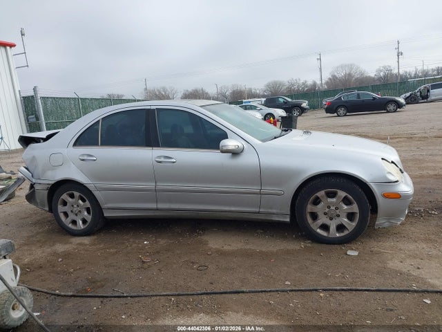 Aukcja sprzedaży 2005 Mercedes-benz C 240 Luxury 4matic, vin: WDBRF81JX5F669567, numer aukcji: 44042306