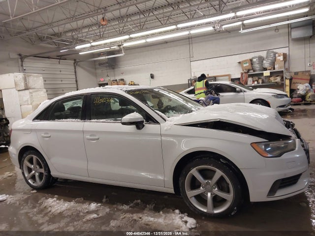 44042346 :رقم المزاد ، WAUB8GFF3G1017088 vin ، 2016 Audi A3 2.0t Premium مزاد بيع