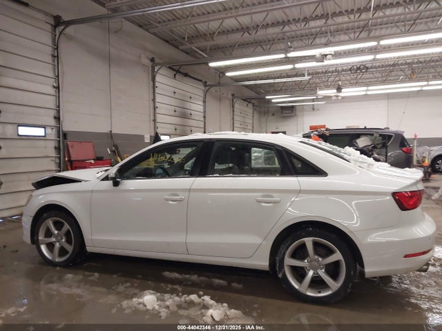 44042346 :رقم المزاد ، WAUB8GFF3G1017088 vin ، 2016 Audi A3 2.0t Premium مزاد بيع