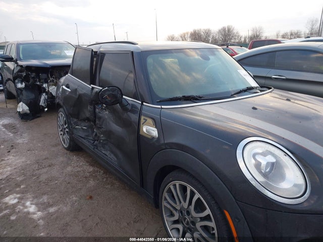 2018 MINI HARDTOP WMWXU3C5XJ2F49951 Photo 5