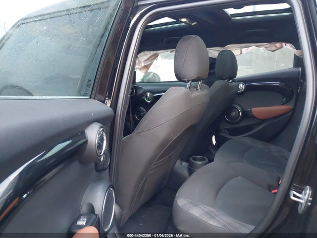 2018 MINI HARDTOP WMWXU3C5XJ2F49951 Photo 7