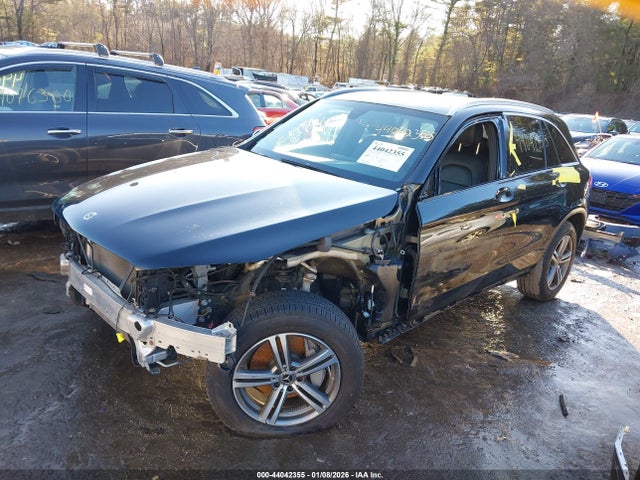 44042355 :رقم المزاد ، WDC0G8EB9LF687978 vin ، 2020 Mercedes-benz Glc 300 4matic مزاد بيع