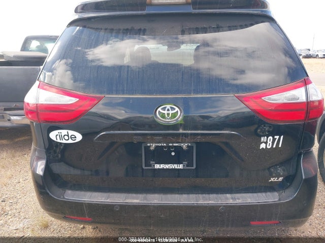 5TDYK3DC4GS744940 Toyota Sienna Xle 8 Passenger