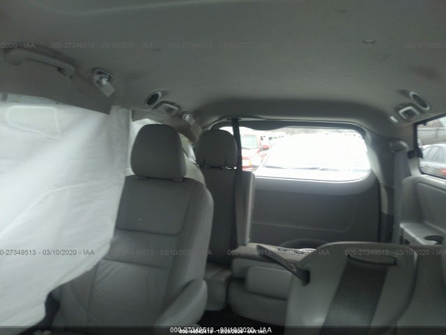 5TDYK3DC4GS744940 Toyota Sienna Xle 8 Passenger