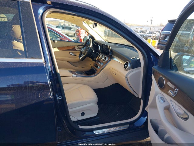 Продаж на аукціоні авто 2022 Mercedes-benz Glc 300 4matic Suv, vin: W1N0G8EB4NG040383, номер лоту: 44042466
