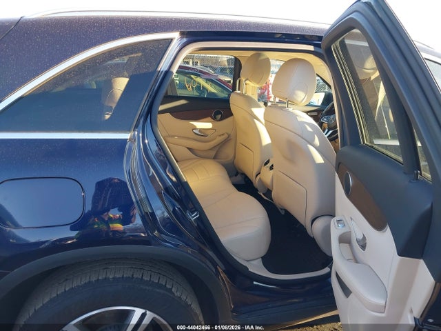 Продаж на аукціоні авто 2022 Mercedes-benz Glc 300 4matic Suv, vin: W1N0G8EB4NG040383, номер лоту: 44042466