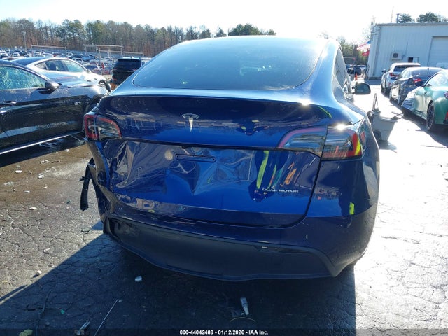 2024 Tesla Model Y Long Range Dual Motor All-wheel Drive მანქანა იყიდება აუქციონზე, vin: 7SAYGDEE6RA220297, აუქციონის ნომერი: 44042489