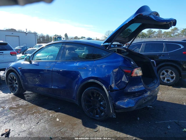 2024 Tesla Model Y Long Range Dual Motor All-wheel Drive მანქანა იყიდება აუქციონზე, vin: 7SAYGDEE6RA220297, აუქციონის ნომერი: 44042489