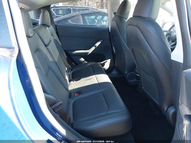 2024 Tesla Model Y Long Range Dual Motor All-wheel Drive მანქანა იყიდება აუქციონზე, vin: 7SAYGDEE6RA220297, აუქციონის ნომერი: 44042489