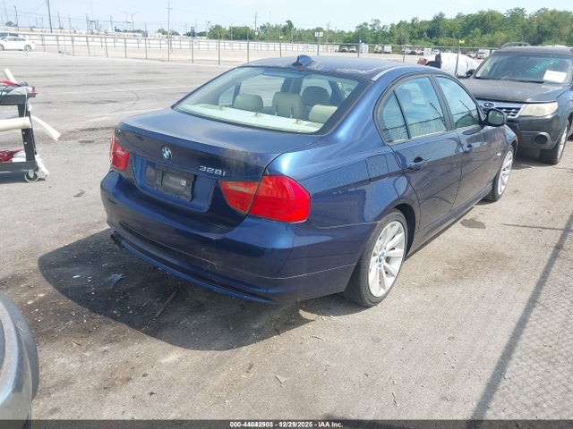 2011 Bmw 328i მანქანა იყიდება აუქციონზე, vin: WBAPH7C52BE680218, აუქციონის ნომერი: 44042503