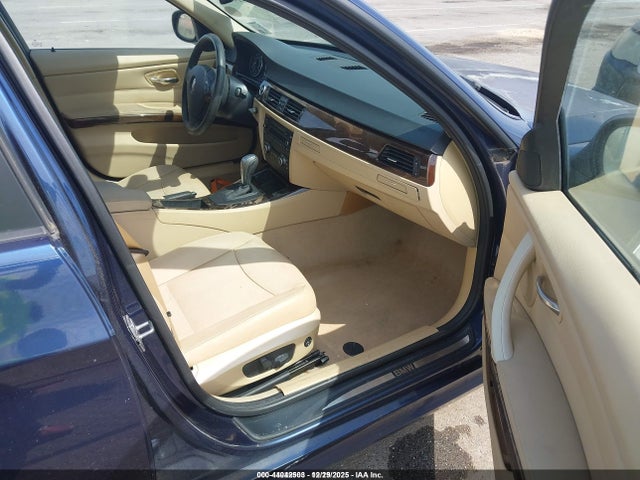 2011 Bmw 328i მანქანა იყიდება აუქციონზე, vin: WBAPH7C52BE680218, აუქციონის ნომერი: 44042503