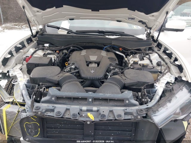 2022 MASERATI LEVANTE ZN661XUA1NX404585 Photo 9