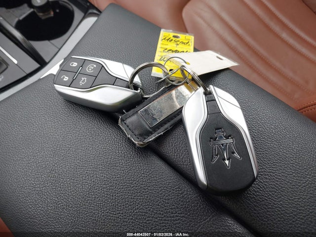 2022 MASERATI LEVANTE ZN661XUA1NX404585 Photo 10