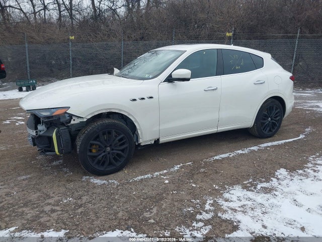 2022 MASERATI LEVANTE ZN661XUA1NX404585 Photo 1