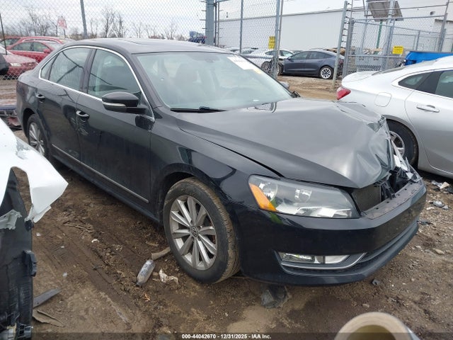 2013 Volkswagen Passat 2.5l Sel Premium მანქანა იყიდება აუქციონზე, vin: 1VWCP7A36DC078035, აუქციონის ნომერი: 44042670