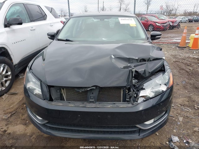 44042670 :رقم المزاد ، 1VWCP7A36DC078035 vin ، 2013 Volkswagen Passat 2.5l Sel Premium مزاد بيع