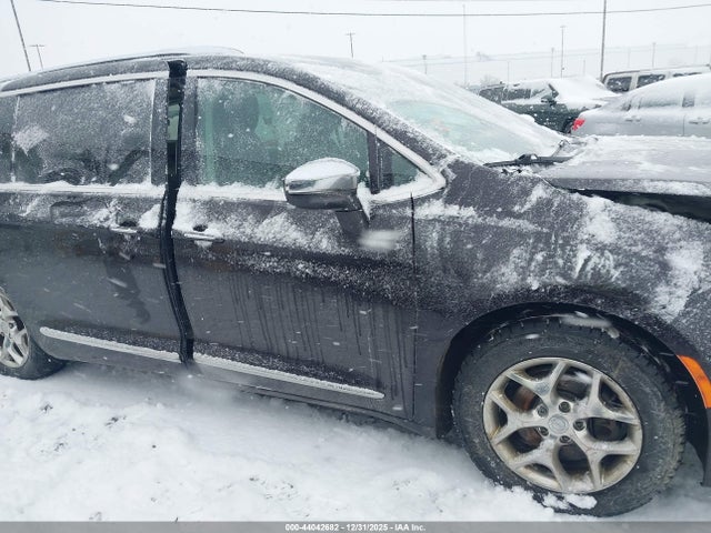Продажа на аукционе авто 2017 Chrysler Pacifica Limited, vin: 2C4RC1GG3HR752297, номер лота: 44042682