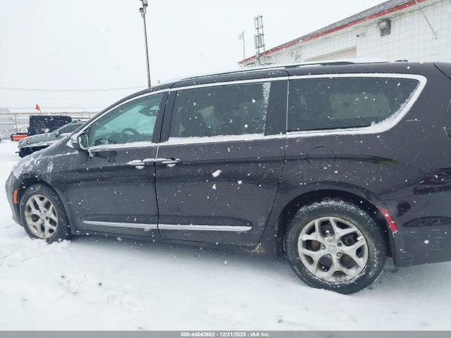 Продажа на аукционе авто 2017 Chrysler Pacifica Limited, vin: 2C4RC1GG3HR752297, номер лота: 44042682