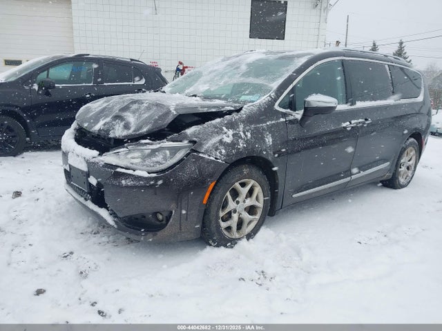 Продажа на аукционе авто 2017 Chrysler Pacifica Limited, vin: 2C4RC1GG3HR752297, номер лота: 44042682