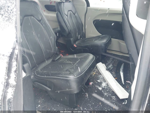 Продажа на аукционе авто 2017 Chrysler Pacifica Limited, vin: 2C4RC1GG3HR752297, номер лота: 44042682