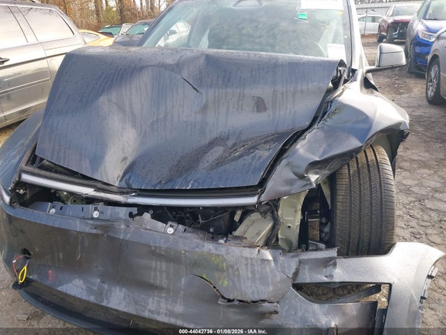 2026 TESLA MODEL Y 7SAYGDEE6TA396967 Photo 5