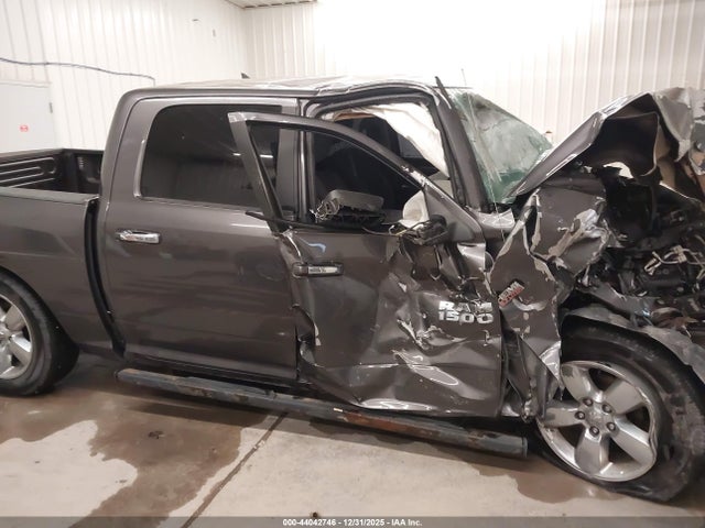 44042746 :رقم المزاد ، 1C6RR7LT5JS278188 vin ، 2018 Ram 1500 Big Horn  4x4 5'7 Box مزاد بيع