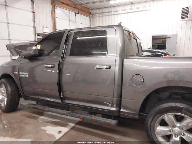 44042746 :رقم المزاد ، 1C6RR7LT5JS278188 vin ، 2018 Ram 1500 Big Horn  4x4 5'7 Box مزاد بيع