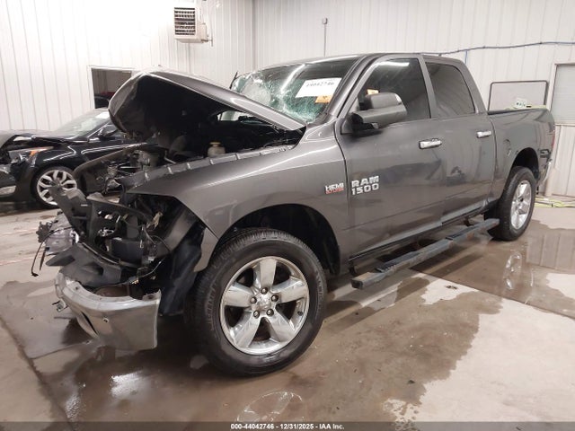 44042746 :رقم المزاد ، 1C6RR7LT5JS278188 vin ، 2018 Ram 1500 Big Horn  4x4 5'7 Box مزاد بيع