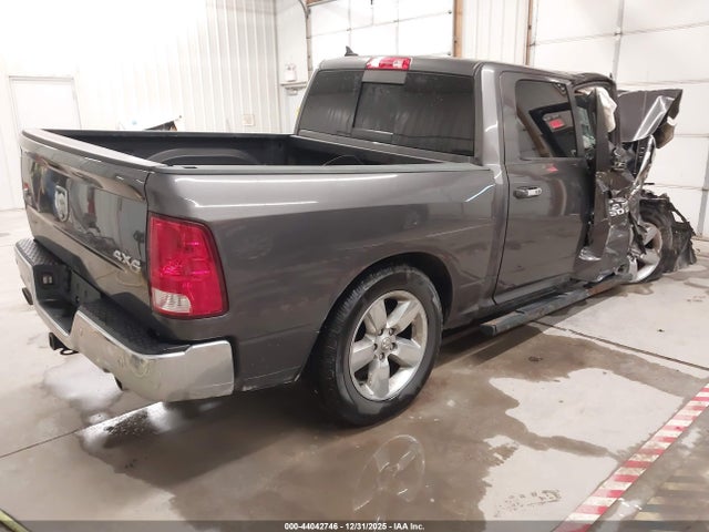 44042746 :رقم المزاد ، 1C6RR7LT5JS278188 vin ، 2018 Ram 1500 Big Horn  4x4 5'7 Box مزاد بيع
