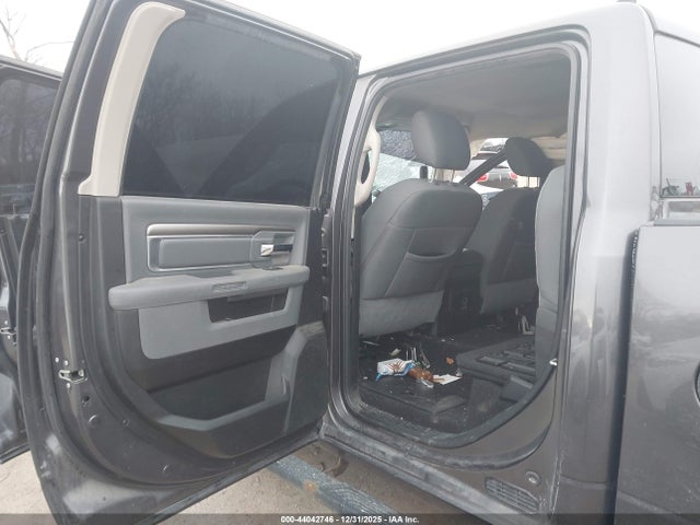 44042746 :رقم المزاد ، 1C6RR7LT5JS278188 vin ، 2018 Ram 1500 Big Horn  4x4 5'7 Box مزاد بيع