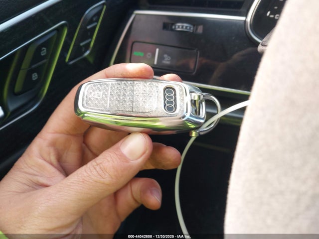 2019 AUDI Q8 WA1FVAF19KD033148 Photo 10