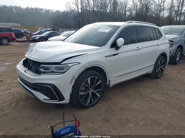 Продаж на аукціоні авто 2023 Volkswagen Tiguan 2.0t Sel R-line, vin: 3VV4B7AX3PM118889, номер лоту: 44042814